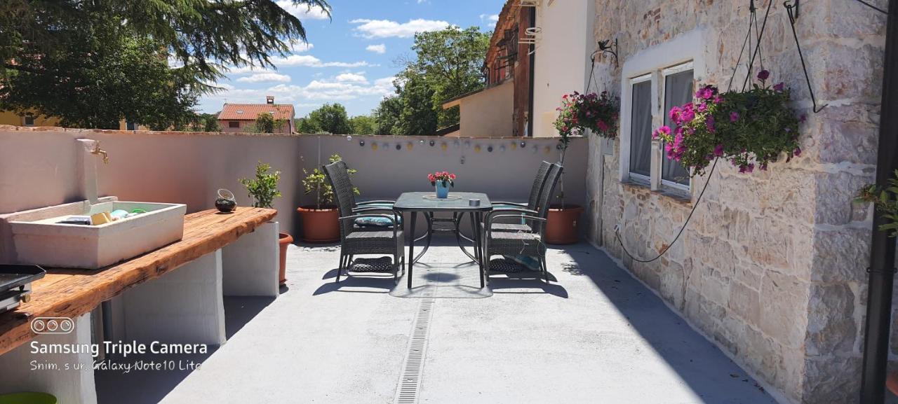 House La Vie App No 1