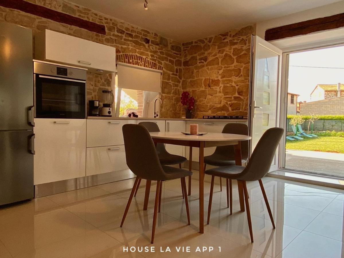 House La Vie App No 1 *